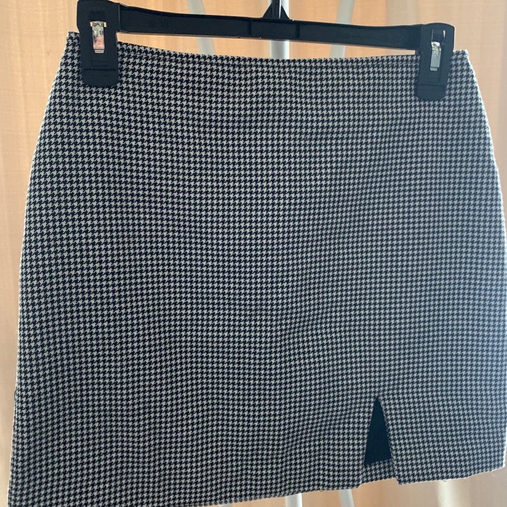 Gingham black and white skirt